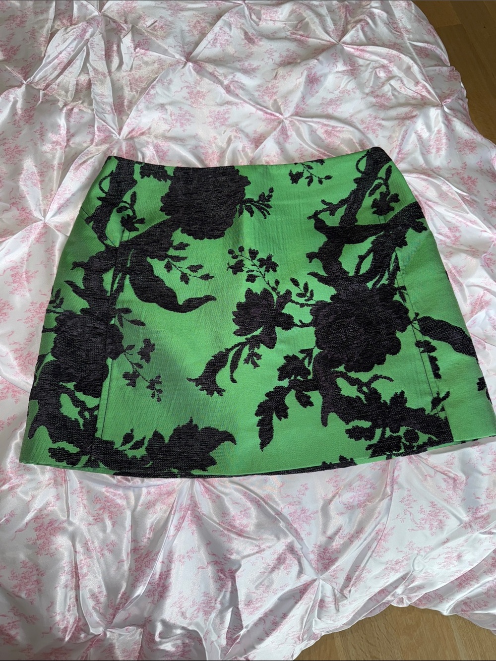 Green Floral Jacquard Mini Skirt - Black Pattern